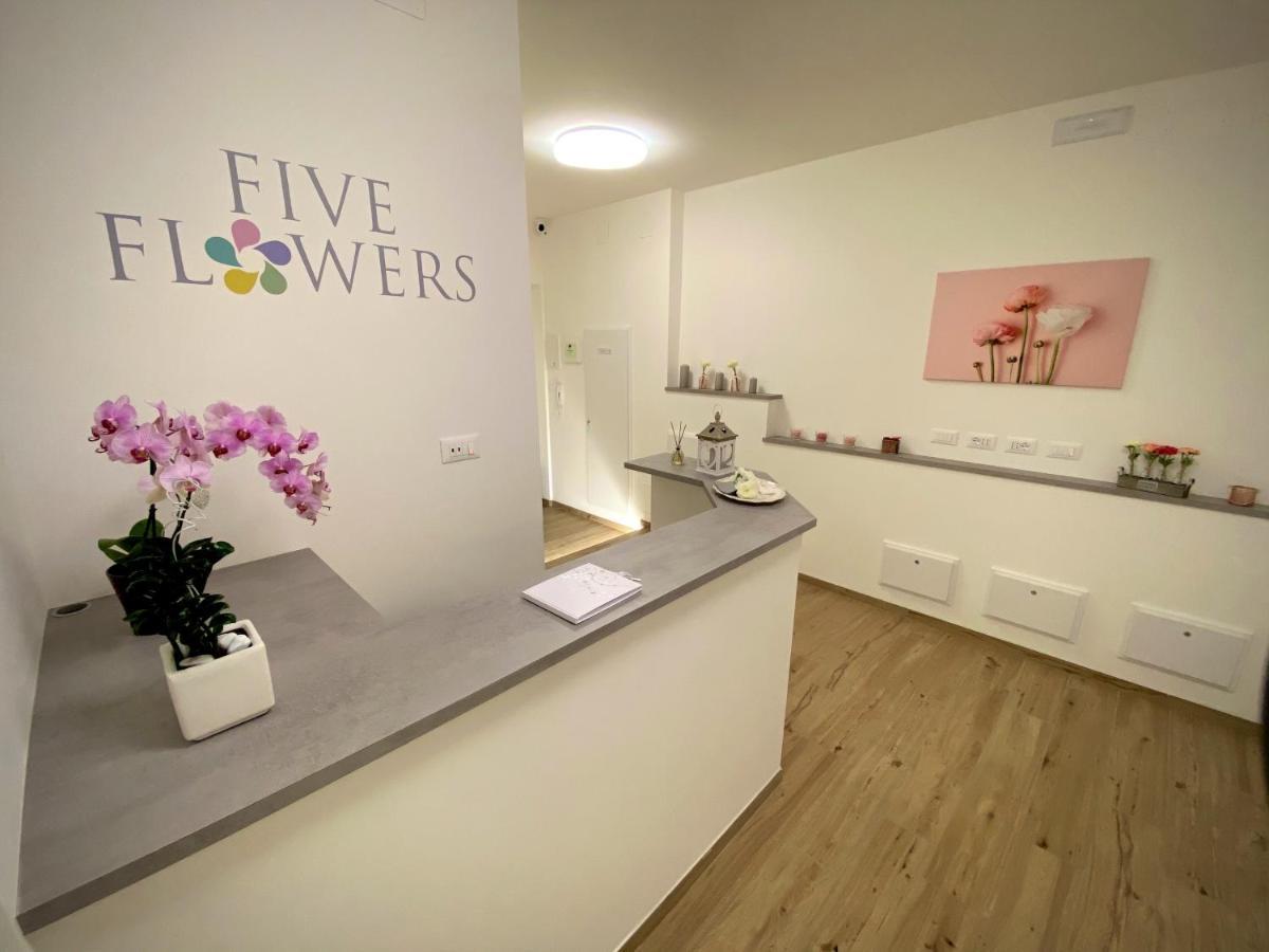 Five Flowers Guest House Trieste Exterior foto